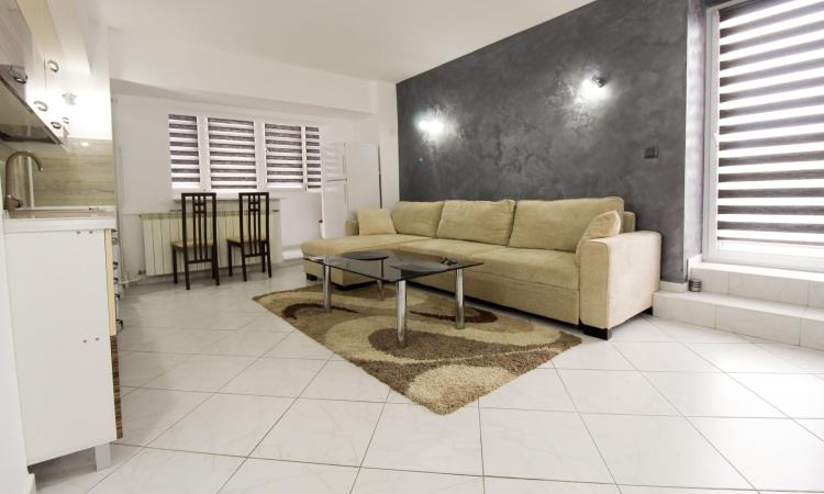 Garsoniera DUBLA-2 camere-Terasa 90 mp-Unirii-Piata Alba Iulia/complet renovata