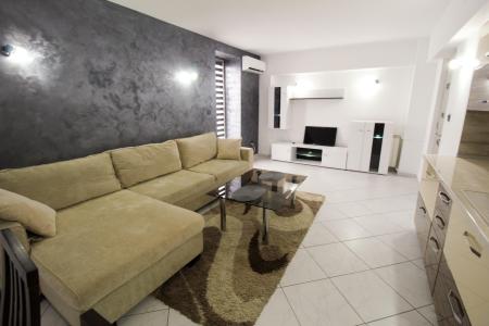 Garsoniera DUBLA-2 camere-Terasa 90 mp-Unirii-Piata Alba Iulia/complet renovata