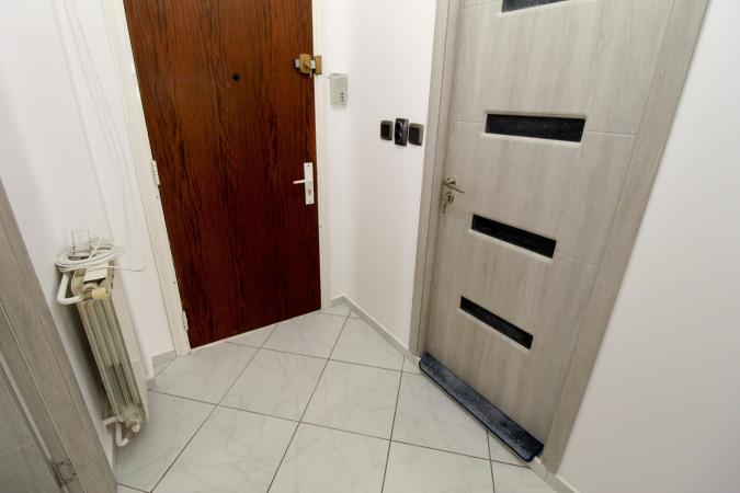 Garsoniera DUBLA-2 camere-Terasa 90 mp-Unirii-Piata Alba Iulia/complet renovata