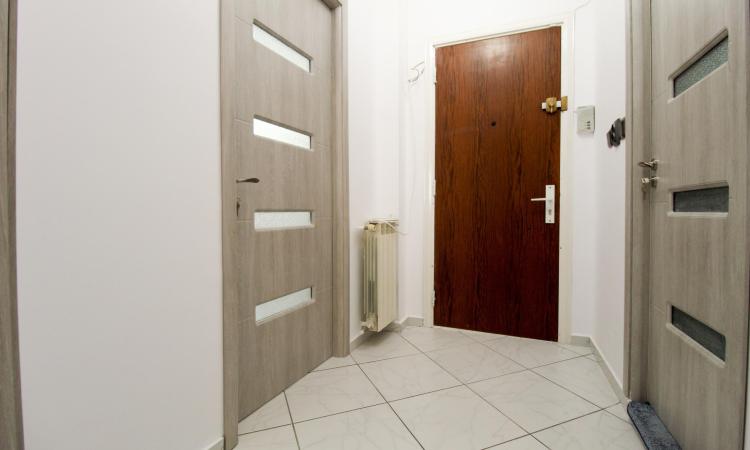 Garsoniera DUBLA-2 camere-Terasa 90 mp-Unirii-Piata Alba Iulia/complet renovata