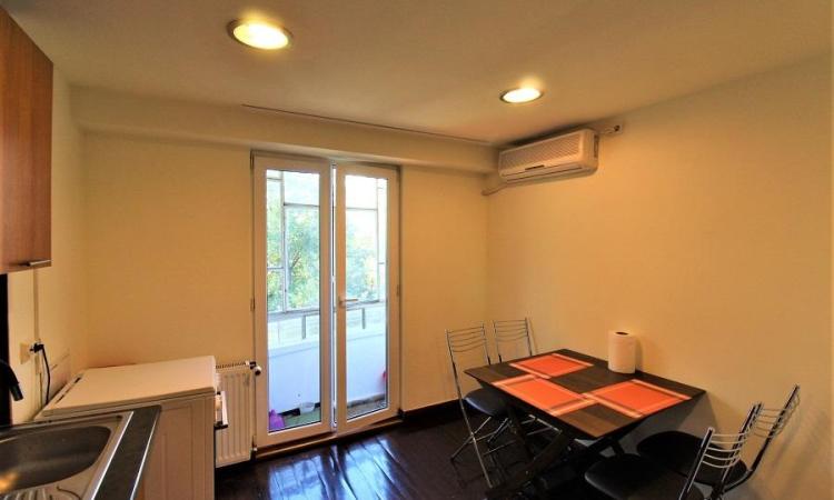 Apartament 2 camere Unirii - Sfanta Vineri - imobil 1991