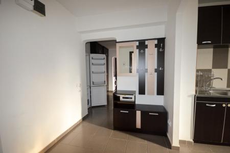 Titan - Piata Minis - 3 camere decomandat- Aleea Barajul Rovinari