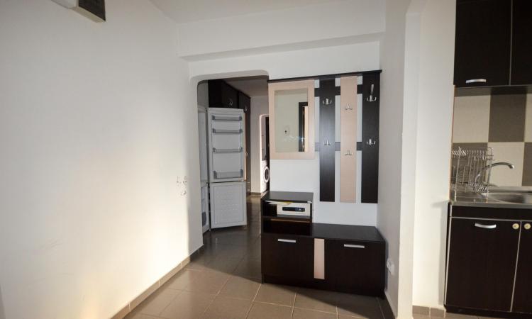 Titan - Piata Minis - 3 camere decomandat- Aleea Barajul Rovinari