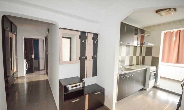 Titan - Piata Minis - 3 camere decomandat- Aleea Barajul Rovinari