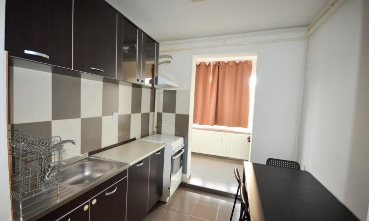 Titan - Piata Minis - 3 camere decomandat- Aleea Barajul Rovinari