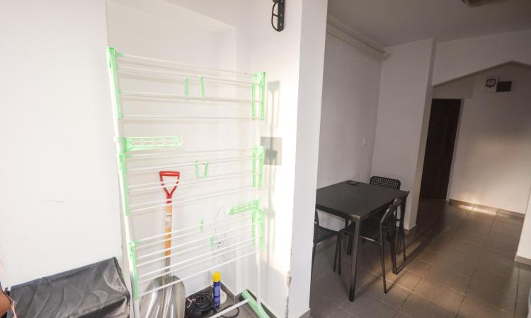 Titan - Piata Minis - 3 camere decomandat- Aleea Barajul Rovinari