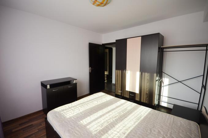 Titan - Piata Minis - 3 camere decomandat- Aleea Barajul Rovinari