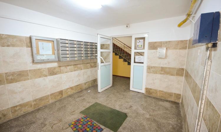 Titan - Piata Minis - 3 camere decomandat- Aleea Barajul Rovinari