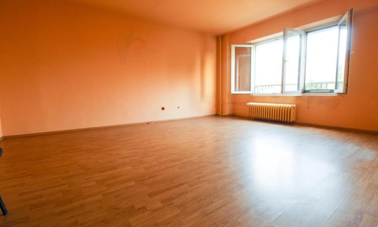 Decebal-Calea Calarasilor-bloc mixt/reabilitat-45 mp