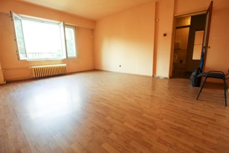 Decebal-Calea Calarasilor-bloc mixt/reabilitat-45 mp