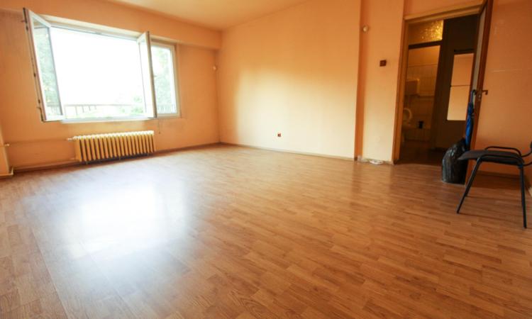 Decebal-Calea Calarasilor-bloc mixt/reabilitat-45 mp