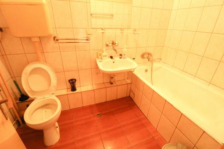 Decebal-Calea Calarasilor-bloc mixt/reabilitat-45 mp