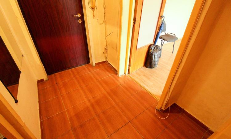 Decebal-Calea Calarasilor-bloc mixt/reabilitat-45 mp