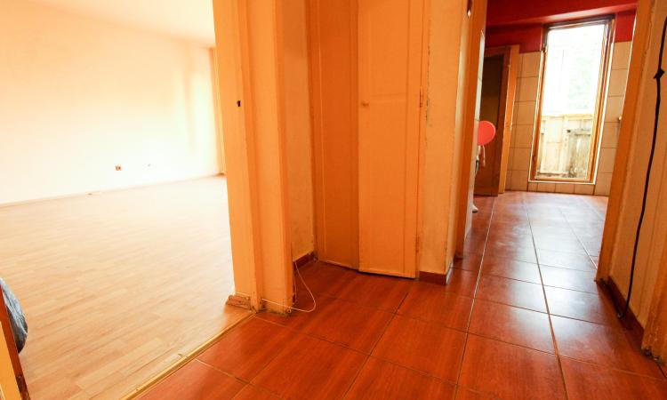 Decebal-Calea Calarasilor-bloc mixt/reabilitat-45 mp