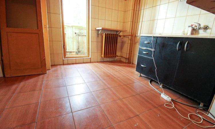 Decebal-Calea Calarasilor-bloc mixt/reabilitat-45 mp