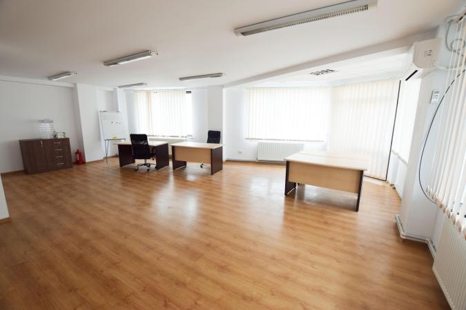 Nerva Traian Timpuri Noi Spatiu birouri In Bloc Nou Tip Vila 130mp 3 camere