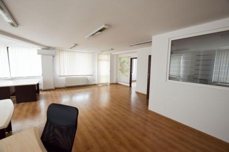 Nerva Traian Timpuri Noi Spatiu birouri In Bloc Nou Tip Vila 130mp 3 camere