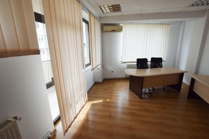 Nerva Traian Timpuri Noi Spatiu birouri In Bloc Nou Tip Vila 130mp 3 camere