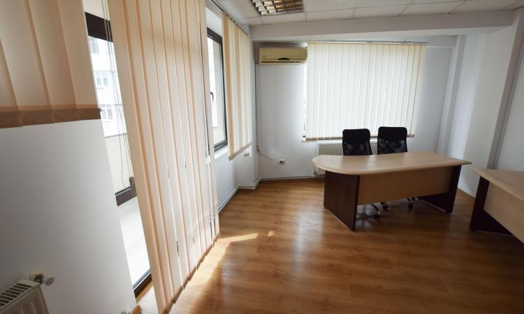 Nerva Traian Timpuri Noi Spatiu birouri In Bloc Nou Tip Vila 130mp 3 camere