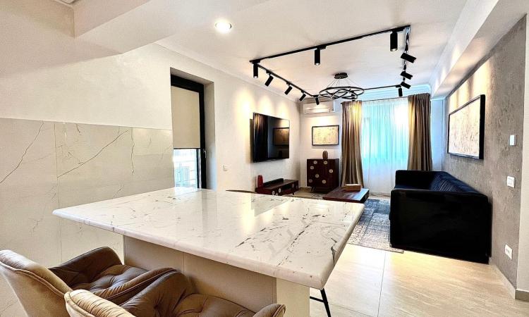 Apartament de vanzare cu mobilier si finisaje de lux