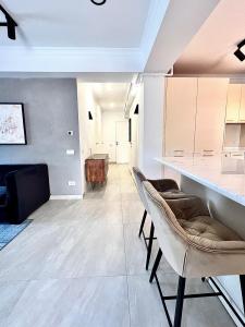 Apartament de vanzare cu mobilier si finisaje de lux