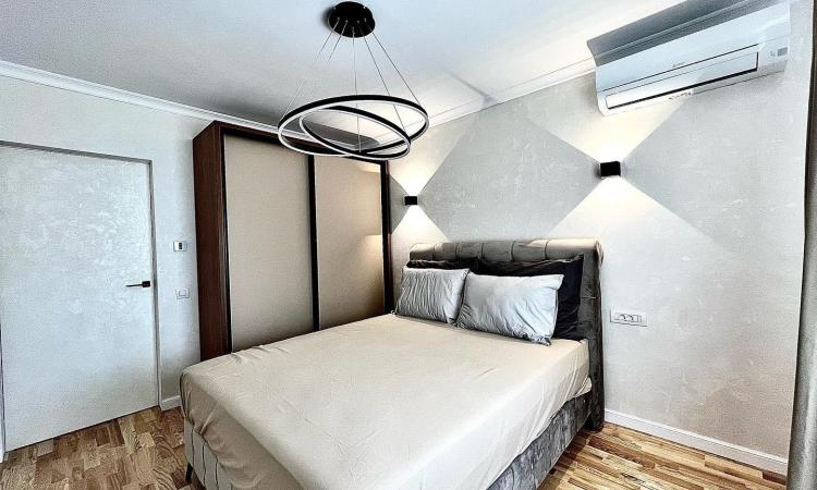 Apartament de vanzare cu mobilier si finisaje de lux