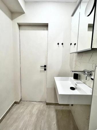 Apartament de vanzare cu mobilier si finisaje de lux