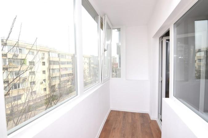 Decebal-Piata Alba Iulia-complet renovata/bloc mixt