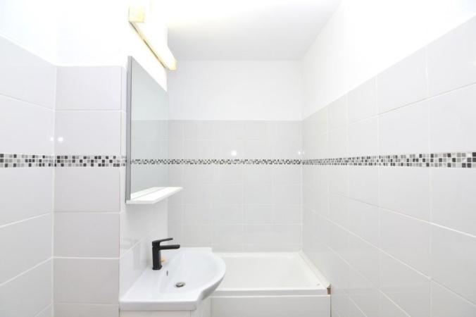 Decebal-Piata Alba Iulia-complet renovata/bloc mixt