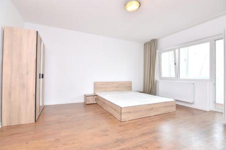 Decebal-Piata Alba Iulia-complet renovata/bloc mixt