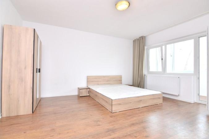 Decebal-Piata Alba Iulia-complet renovata/bloc mixt