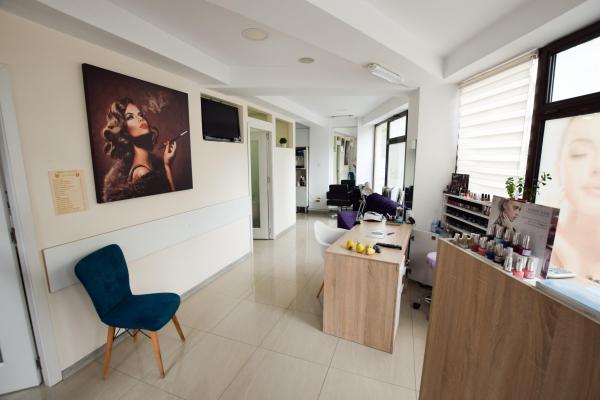 Nerva Traian Mall Vitan Spatiu comercial 2 camere 70mp Parter