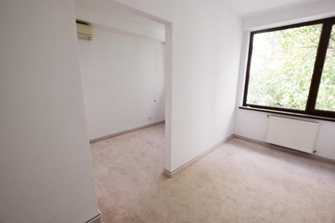 Basarabia Parc Ior Baba Novac Spatiu birouri comercial 5 cam 185mp