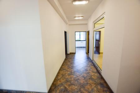 Basarabia Parc Ior Baba Novac Spatiu birouri comercial 5 cam 185mp