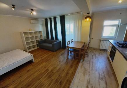 Garsoniera complet renovata-Decebal-Piata Alba Iulia/bloc mixt