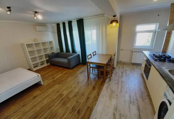 Garsoniera complet renovata-Decebal-Piata Alba Iulia/bloc mixt