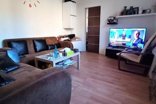 4 camere- 80 mp- curte individuală 110 mp-terasa-Domenii-comision 0
