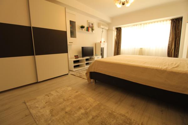 Unirii-Bld. Unirii-complet renovata-bloc mixt