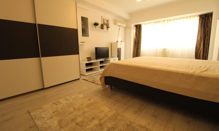 Unirii-Bld. Unirii-complet renovata-bloc mixt