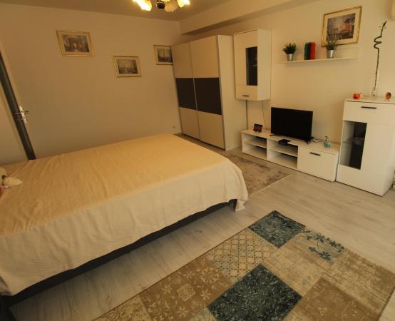 Unirii-Bld. Unirii-complet renovata-bloc mixt