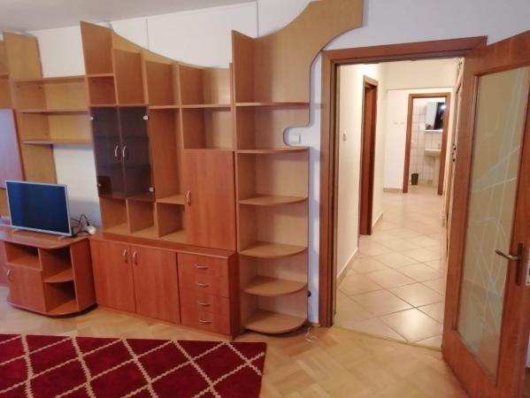 Piata Alba Iulia-3 camere-vedere Rond-100 mp-3 balcoane