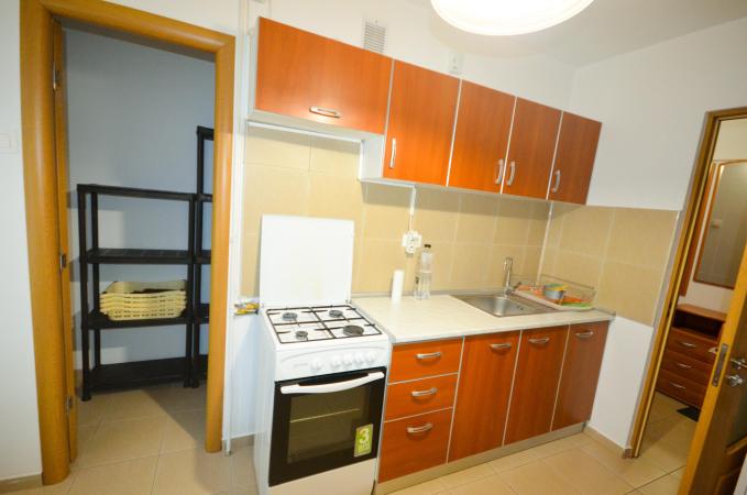 Decebal - str Voronet - 2 camere decomandat - mobilat/utilat - Metrou Muncii