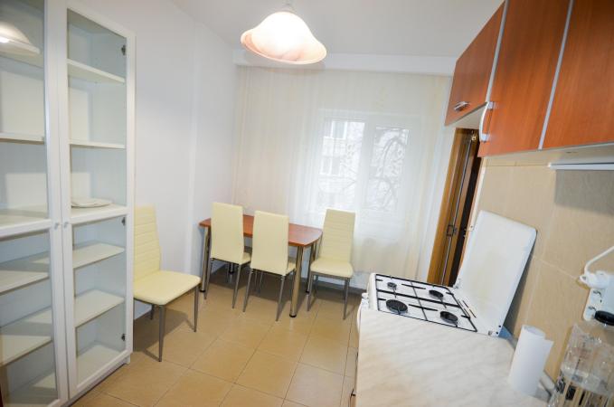 Decebal - str Voronet - 2 camere decomandat - mobilat/utilat - Metrou Muncii