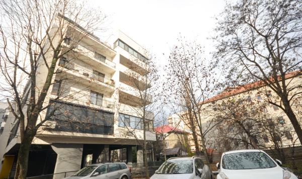 Vacaresti -  str Martisor - Parc - 3 camere - loc parcare subteran