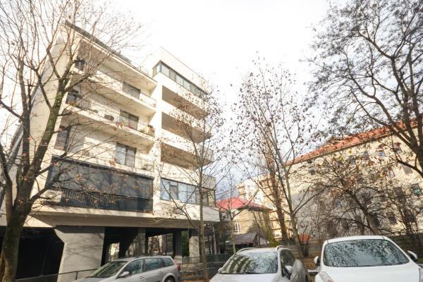Vacaresti - str Martisor - Parc - 3 camere - loc parcare subteran