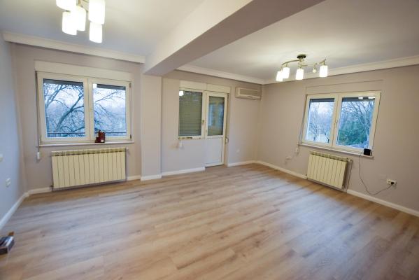 Tineretului Parc Spatiu birouri / Comercial in Vila D+P+1+M 265mp