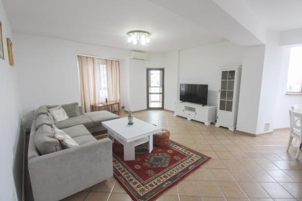 4 camere - Sisesti - 110 mp utili -