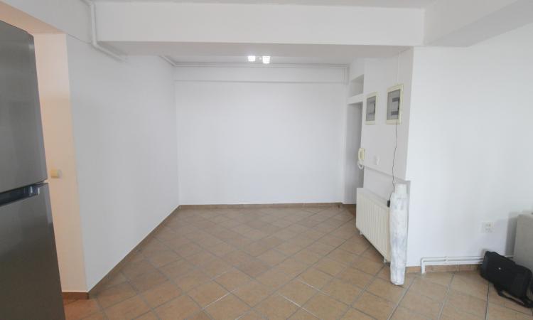 4 camere - Sisesti - 110 mp utili -