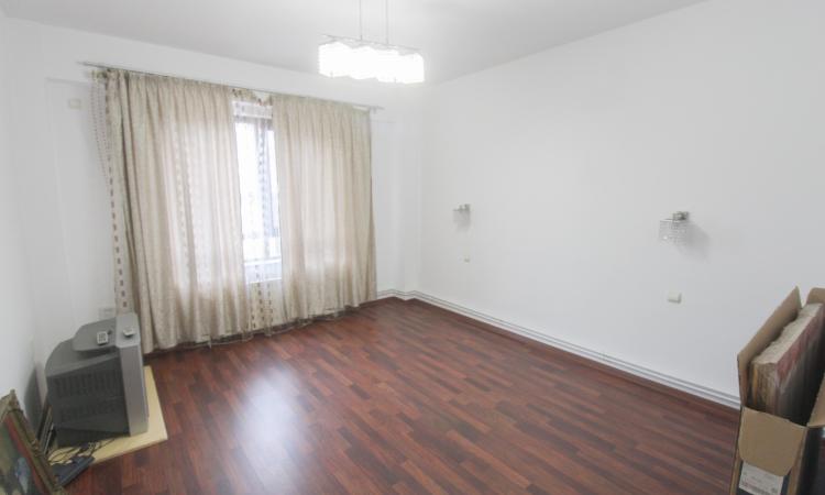 4 camere - Sisesti - 110 mp utili -
