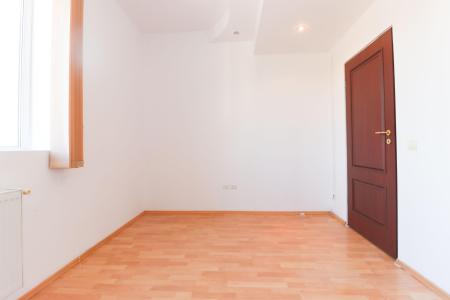 Bd Unirii Rond Alba Iulia Spatiu birouri 3 camere Bloc Nou Centrala